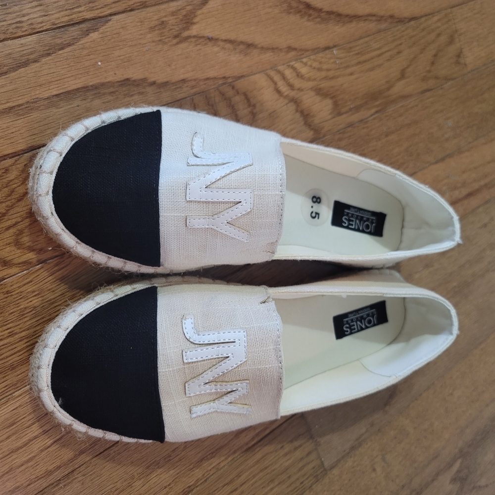 Jones New York Black and Cream Espadrilles